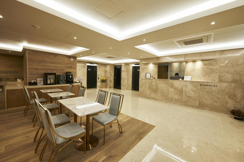 Hound Hotel Yeonsan Busan Exteriör bild