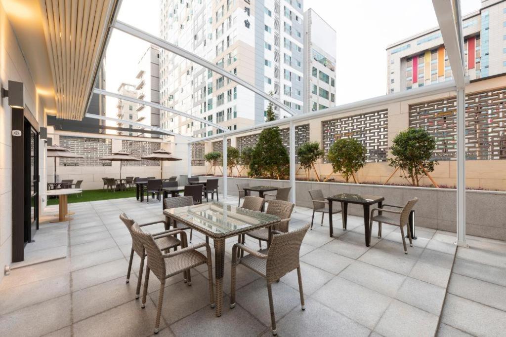 Hound Hotel Yeonsan Busan Exteriör bild