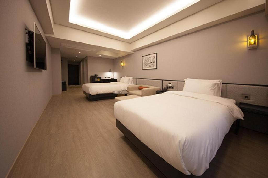 Hound Hotel Yeonsan Busan Exteriör bild