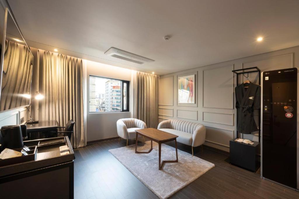 Hound Hotel Yeonsan Busan Exteriör bild