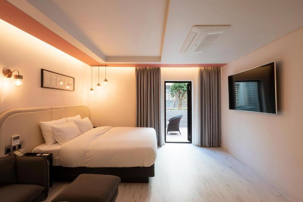 Hound Hotel Yeonsan Busan Exteriör bild