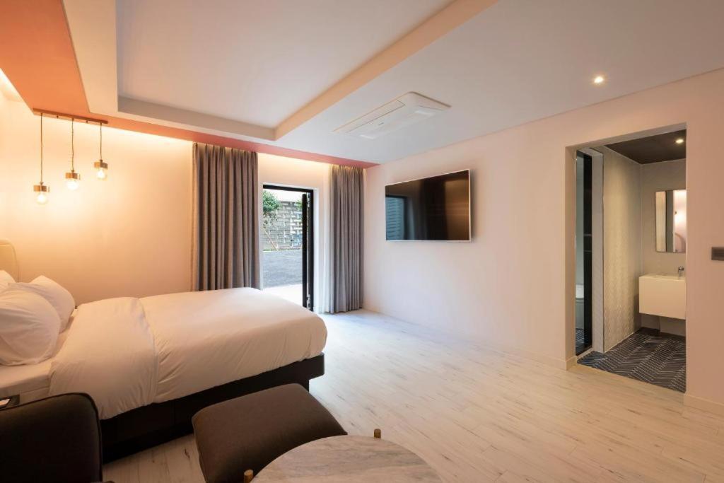 Hound Hotel Yeonsan Busan Exteriör bild