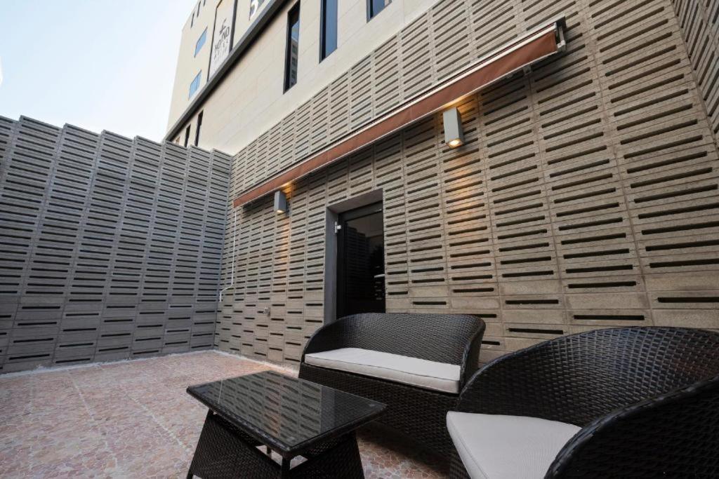 Hound Hotel Yeonsan Busan Exteriör bild