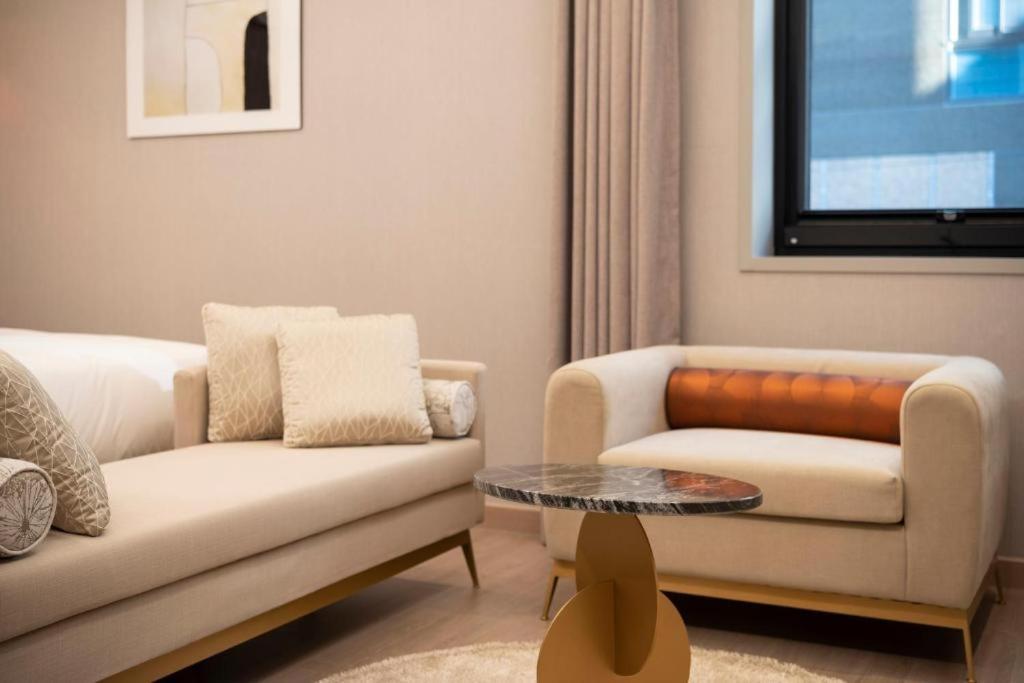 Hound Hotel Yeonsan Busan Exteriör bild