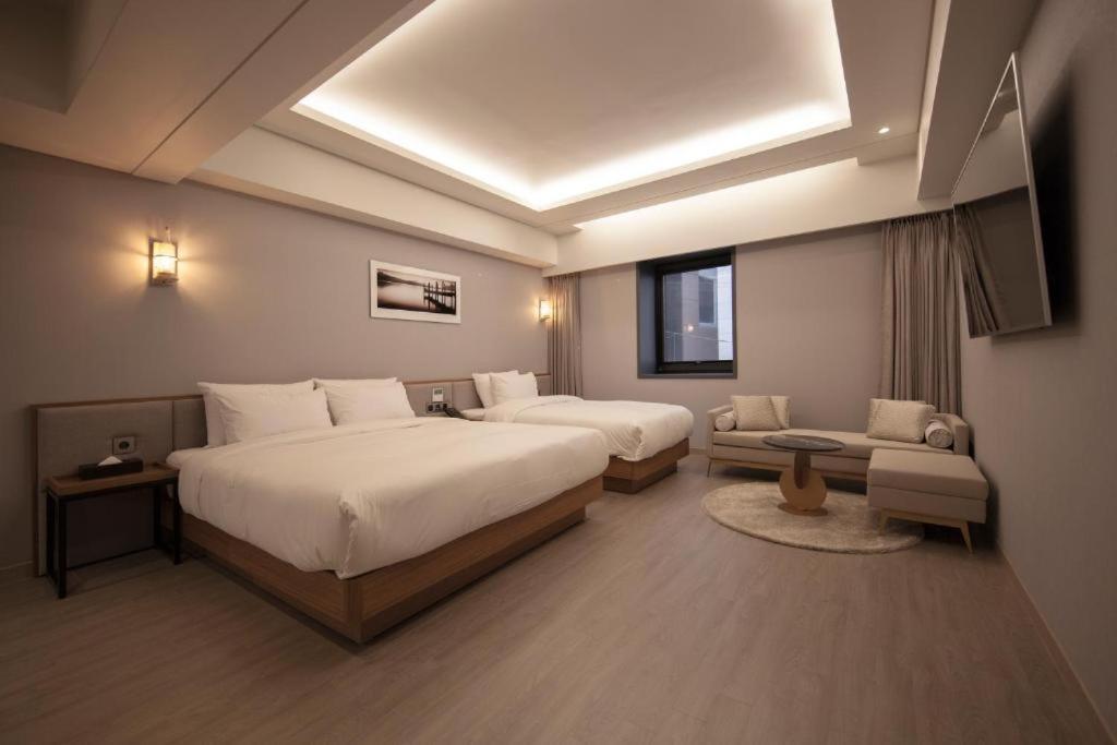 Hound Hotel Yeonsan Busan Exteriör bild