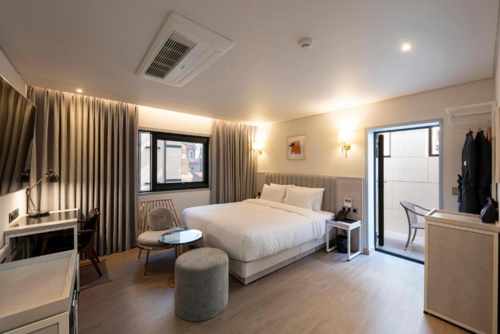 Hound Hotel Yeonsan Busan Exteriör bild