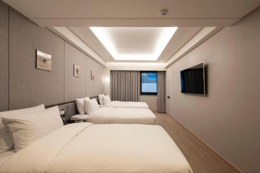 Hound Hotel Yeonsan Busan Exteriör bild