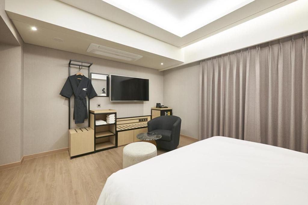 Hound Hotel Yeonsan Busan Exteriör bild